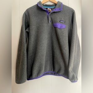 PatagoniaMicro D Snap-T Fleece Pullover womans large in gray and purple